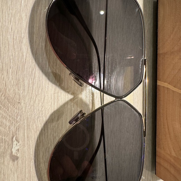 DIOR AVIATOR SUNGLASSES 🤍 - Picture 9 of 11